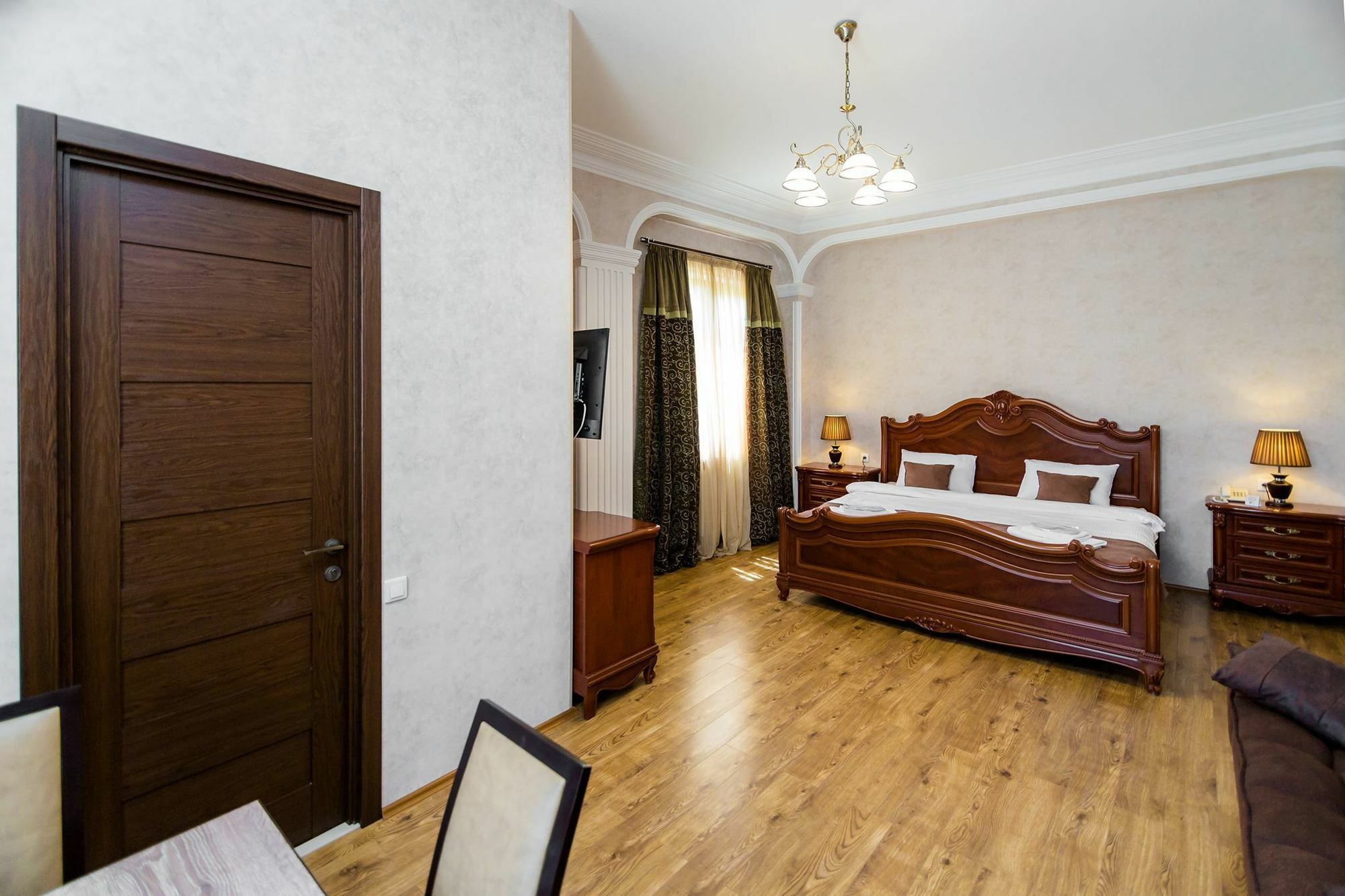 Elia Palace Hotel Tbilisi Eksteriør bilde